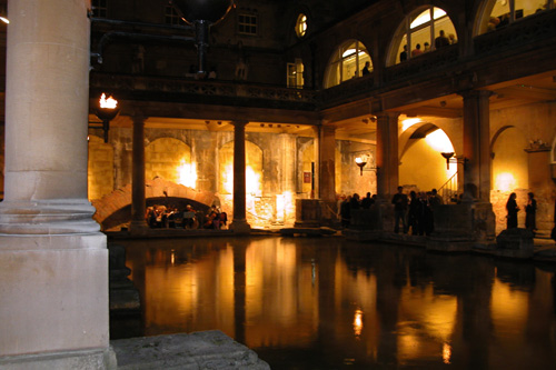 photo (69KB) : Drinks at the Roman Baths