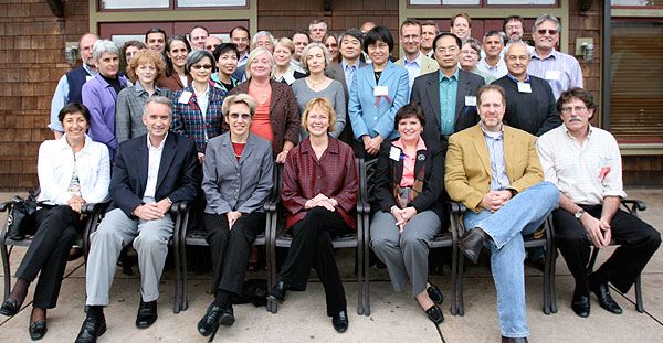 photo (72KB) : Figure 2 : Participants from around the world (picture courtesy of Stu Weibel)