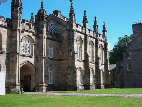 photo (64KB) : Figure 1 : King's College, University of Aberdeen