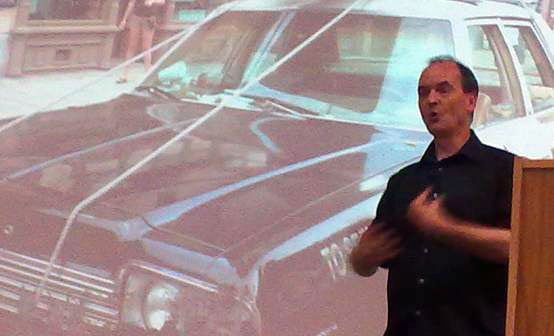 photo (32KB) : Jeremy Speller advocates the direct involvement of Web teams in disaster management