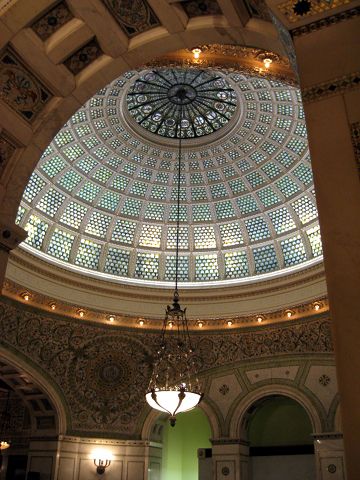 photo (60KB) : An excellent conference dinner was held at the Chicago Cultural Center.